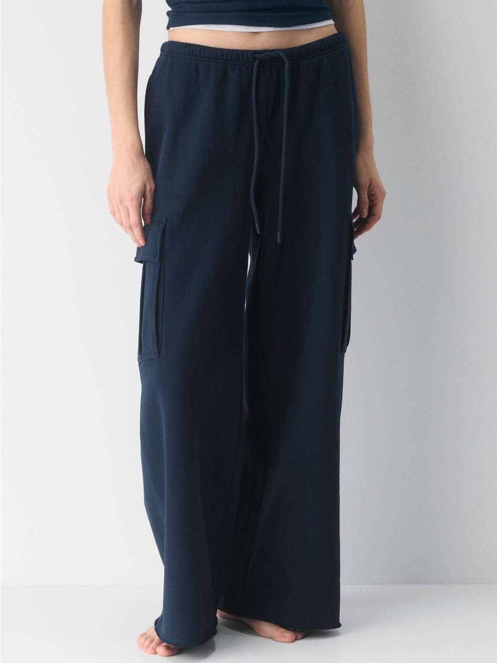 NWT Aritzia Mega Cargo Flutter Sweatpants